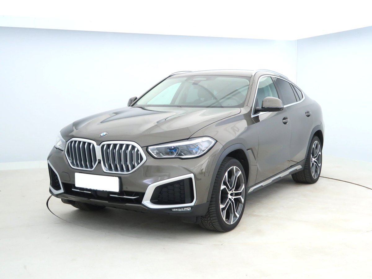 BMW X6, 2021 - pohled č. 3