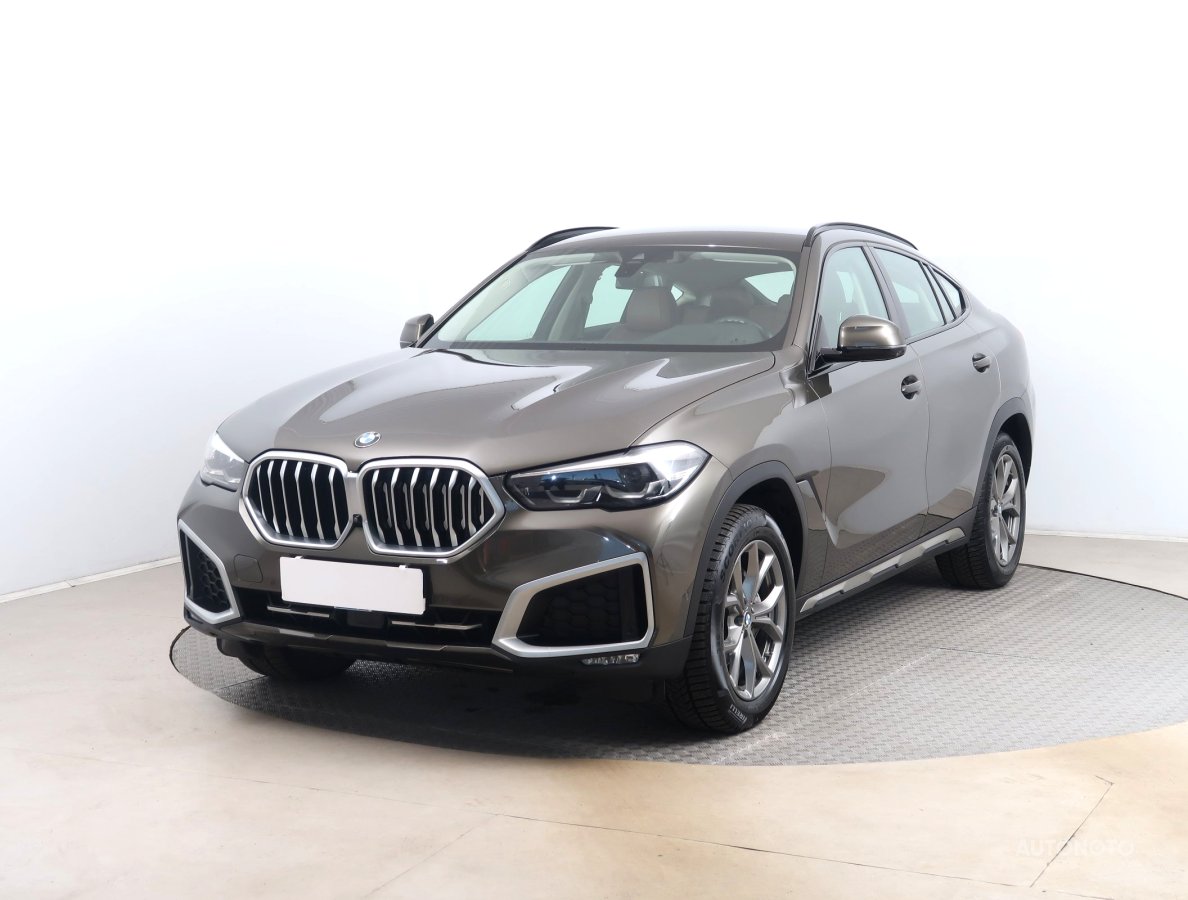 BMW X6, 2021 - pohled č. 3