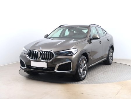 BMW X6, 2021 - pohled č. 3