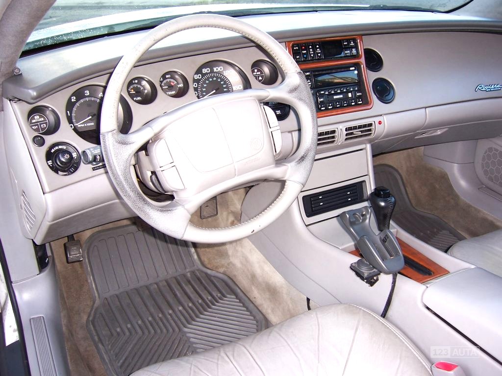 Buick Riviera, 1998 - pohled č. 16