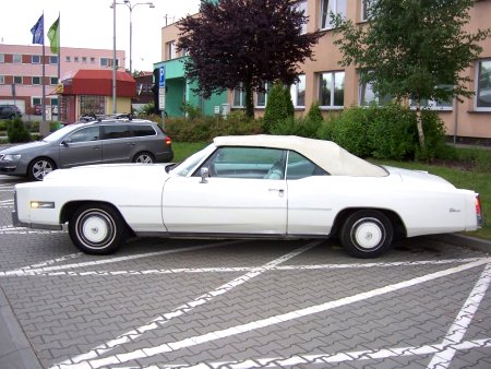Cadillac Eldorado, 1976 - pohled č. 2