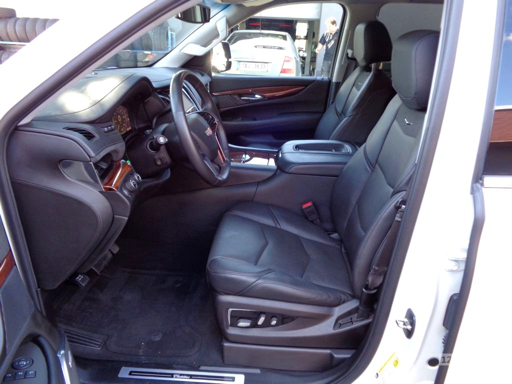 Cadillac Escalade, 2015 - pohled č. 14
