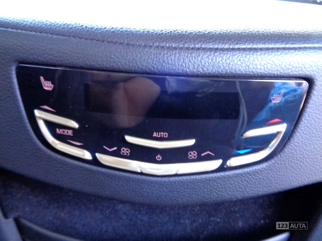 Cadillac Escalade, 2015 - pohled č. 19