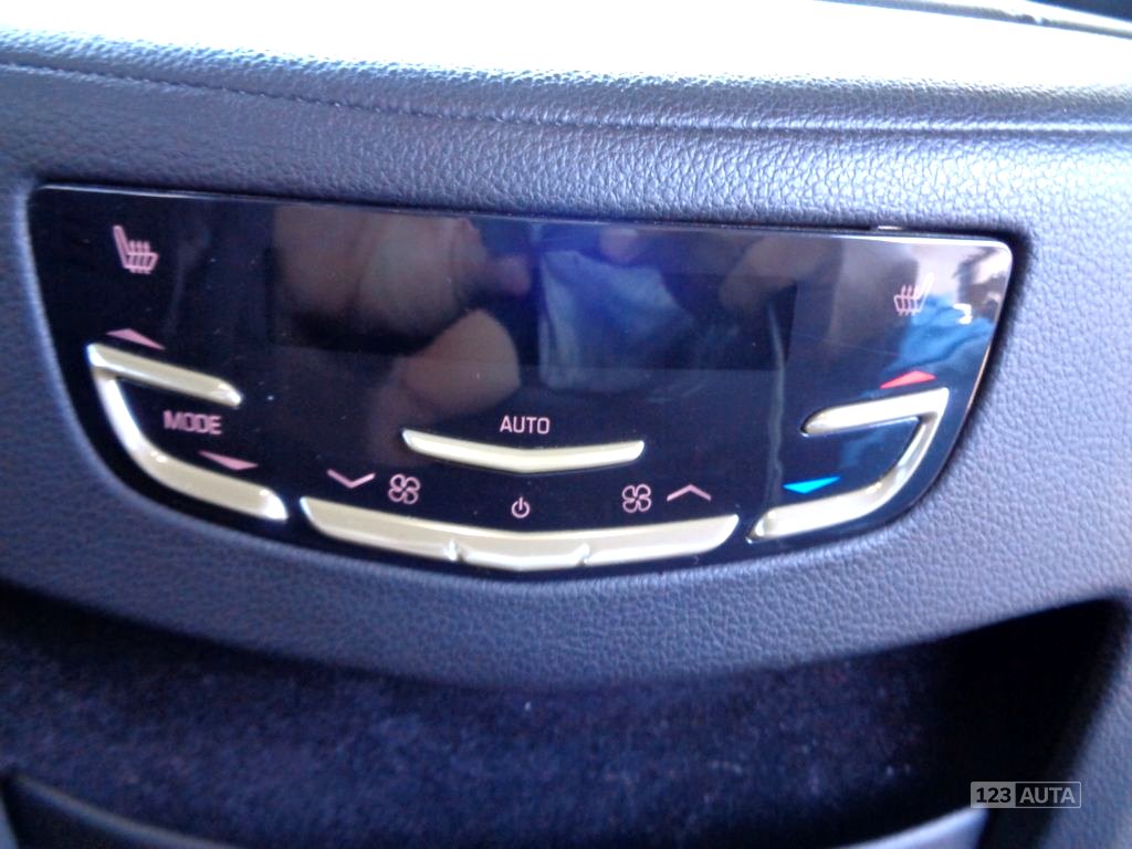 Cadillac Escalade, 2015 - pohled č. 20