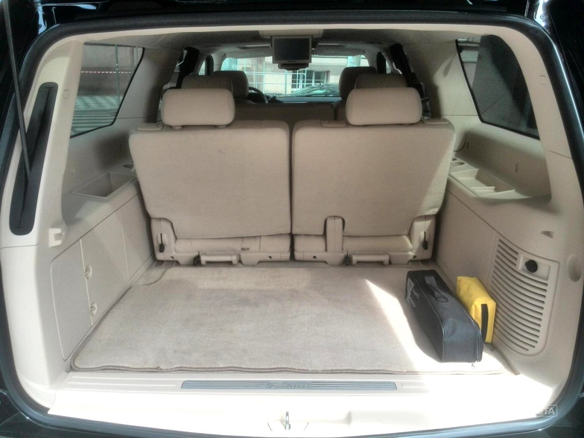 Cadillac Escalade, 2008 - pohled č. 24