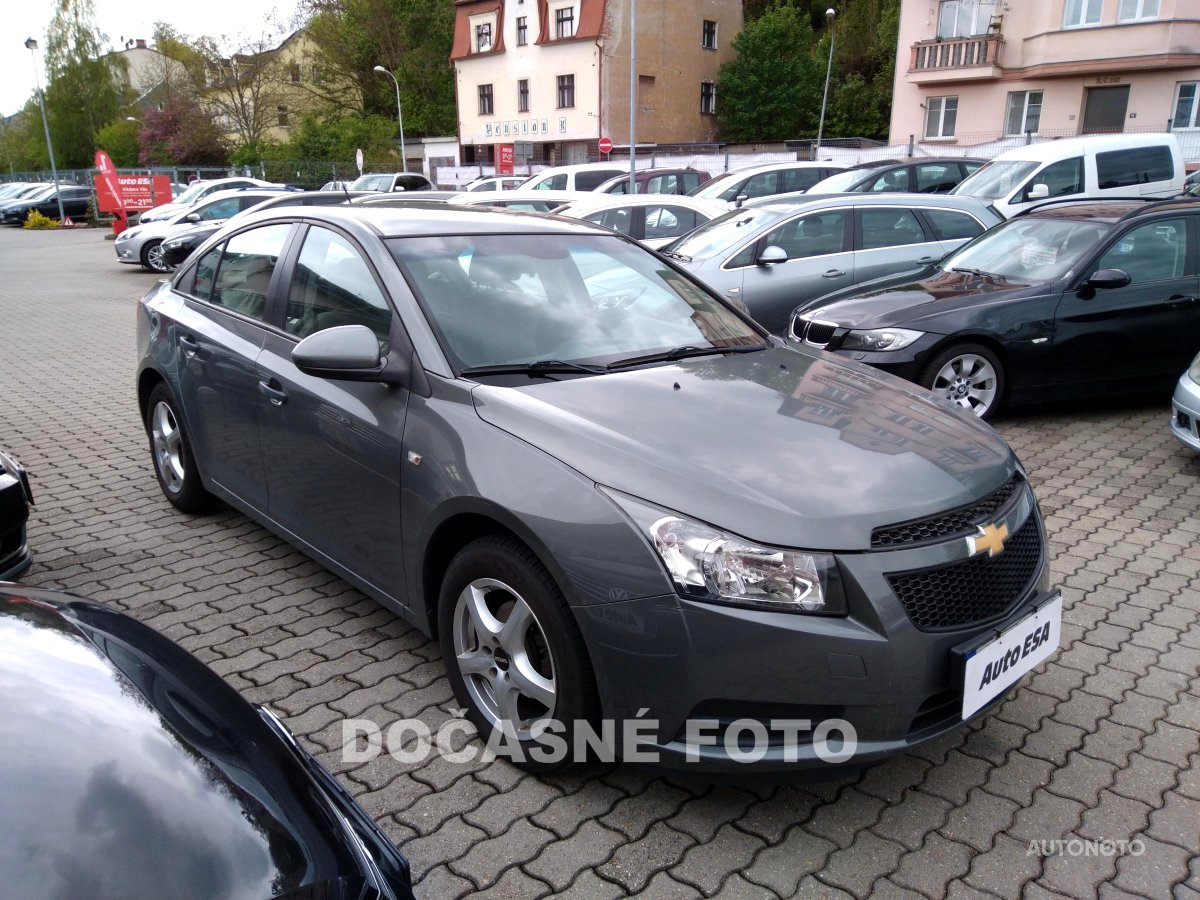 Chevrolet Cruze, 2010 - celkový pohled