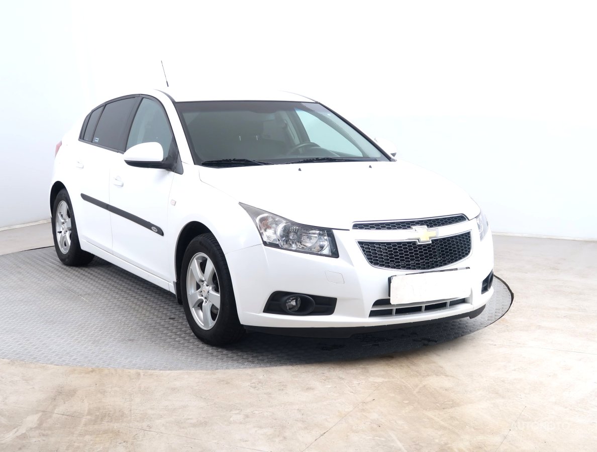 Chevrolet Cruze, 2011 - celkový pohled