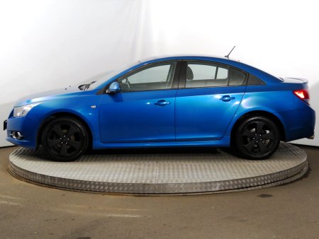 Chevrolet Cruze, 2011 - pohled č. 4