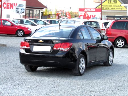 Chevrolet Cruze, 2010 - pohled č. 5