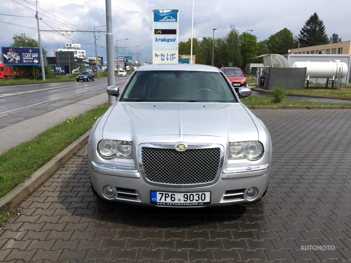 Chrysler 300C, 2005 - pohled č. 2