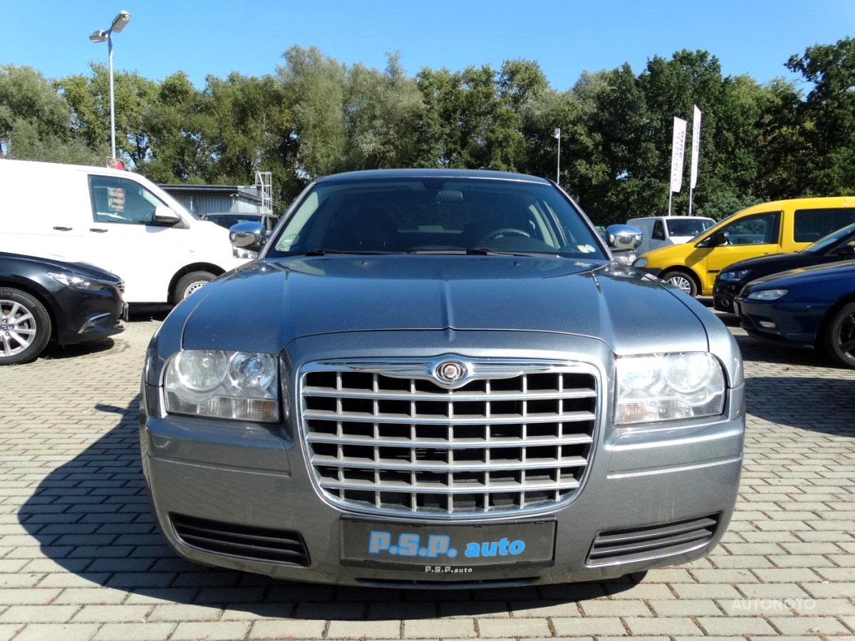 Chrysler 300C, 2010 - pohled č. 3