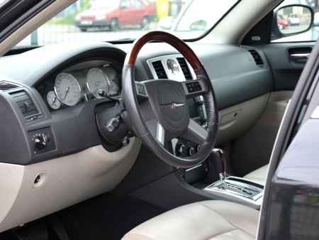 Chrysler 300C, 2008 - pohled č. 10