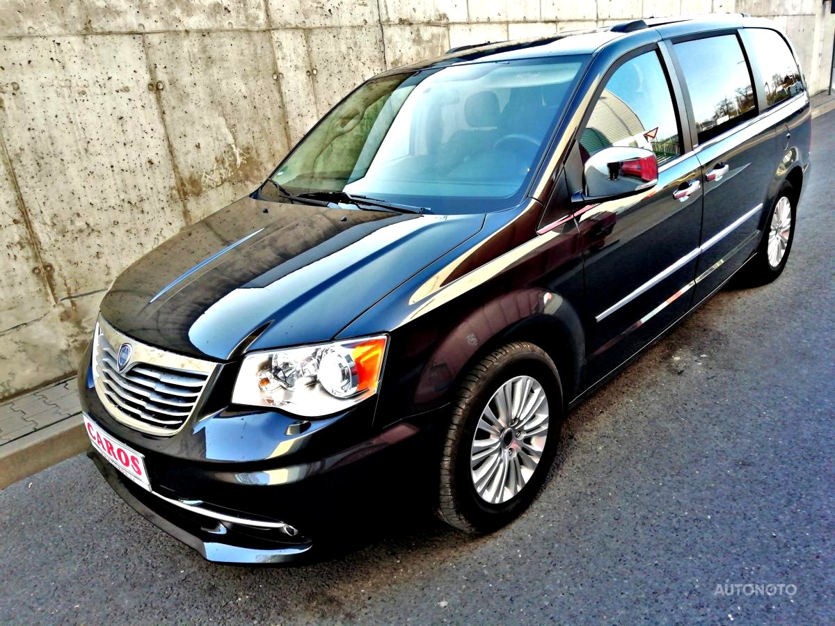 Chrysler Grand Voyager, 2015 - celkový pohled