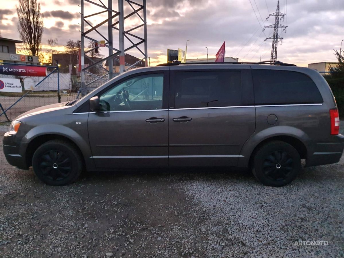 Chrysler Grand Voyager, 2011 - pohled č. 3