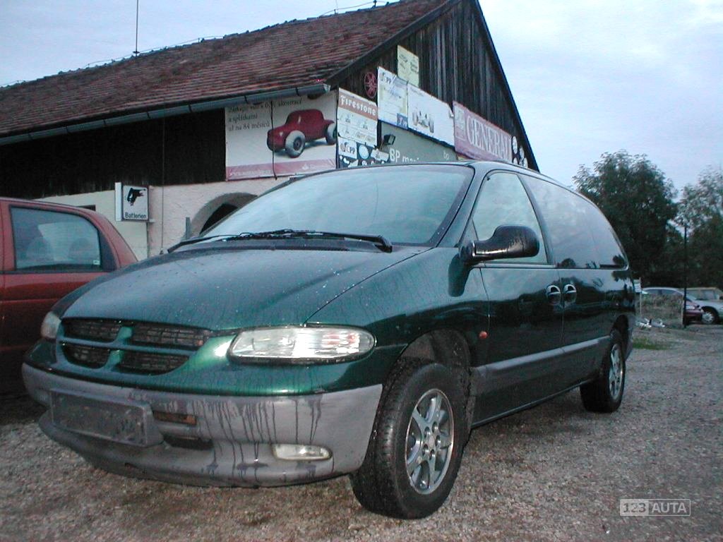 Chrysler Grand Voyager, 1996 - pohled č. 2