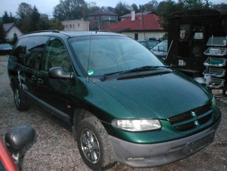 Chrysler Grand Voyager, 1996 - pohled č. 3