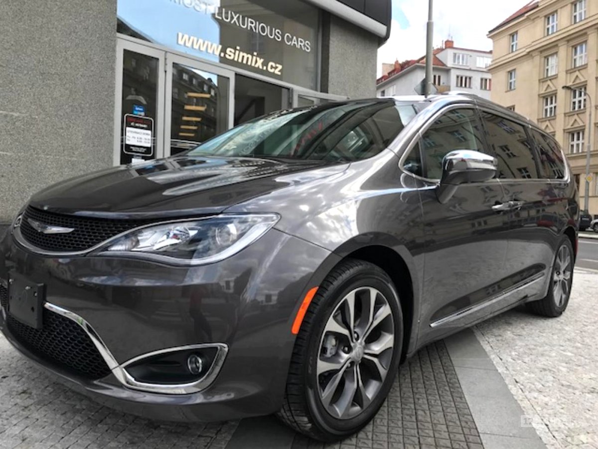Chrysler Pacifica, 2017 - celkový pohled