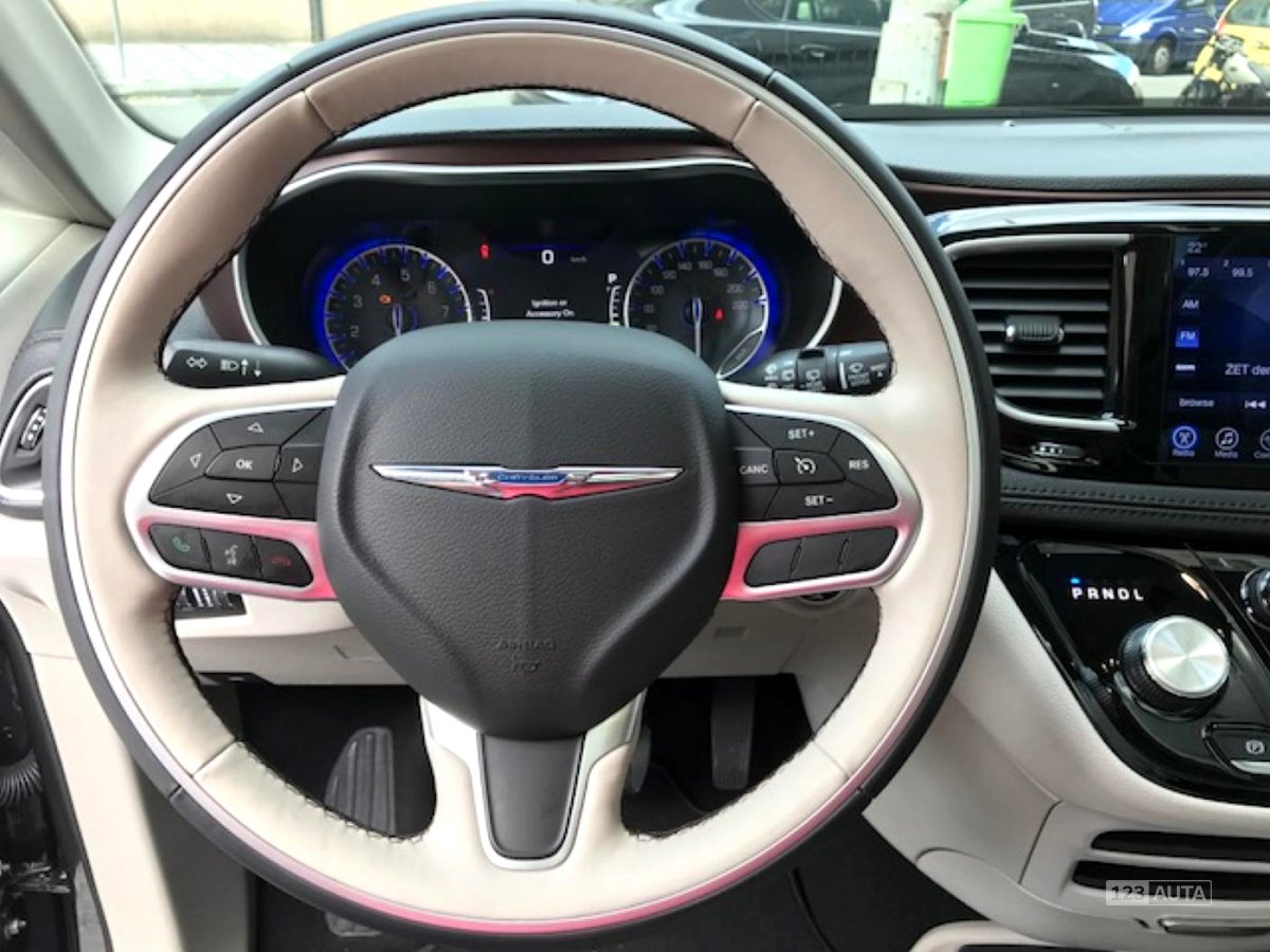 Chrysler Pacifica, 2017 - pohled č. 5