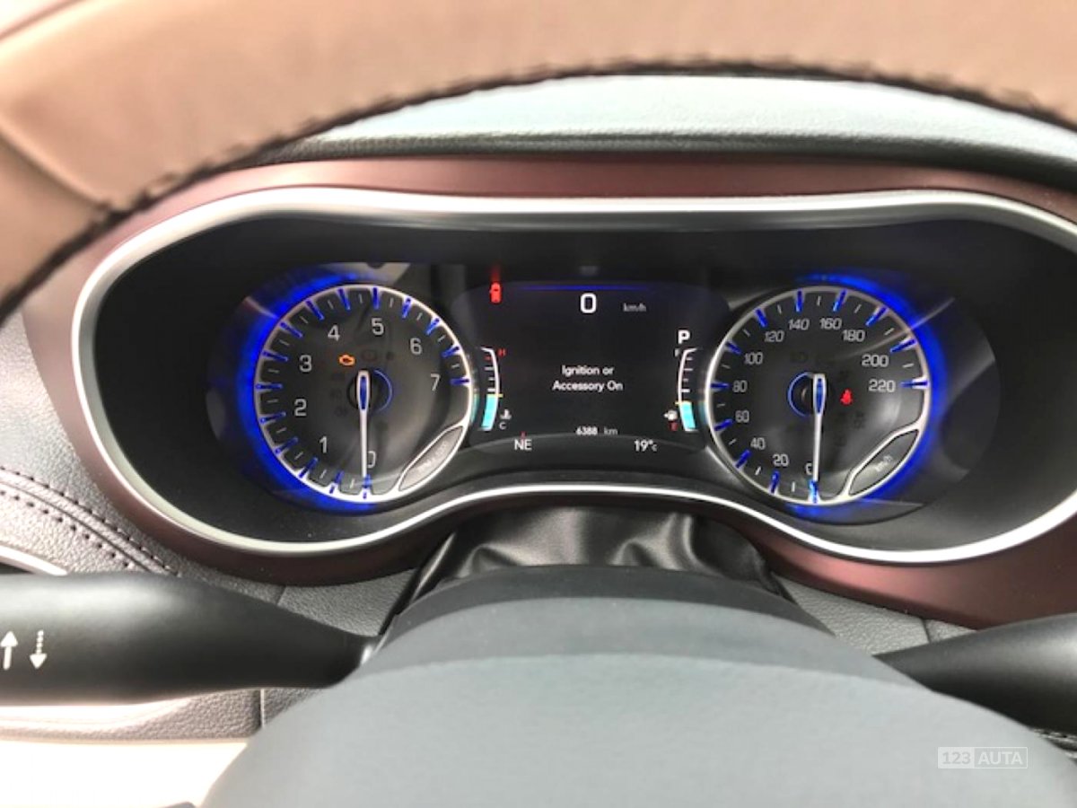 Chrysler Pacifica, 2017 - pohled č. 7