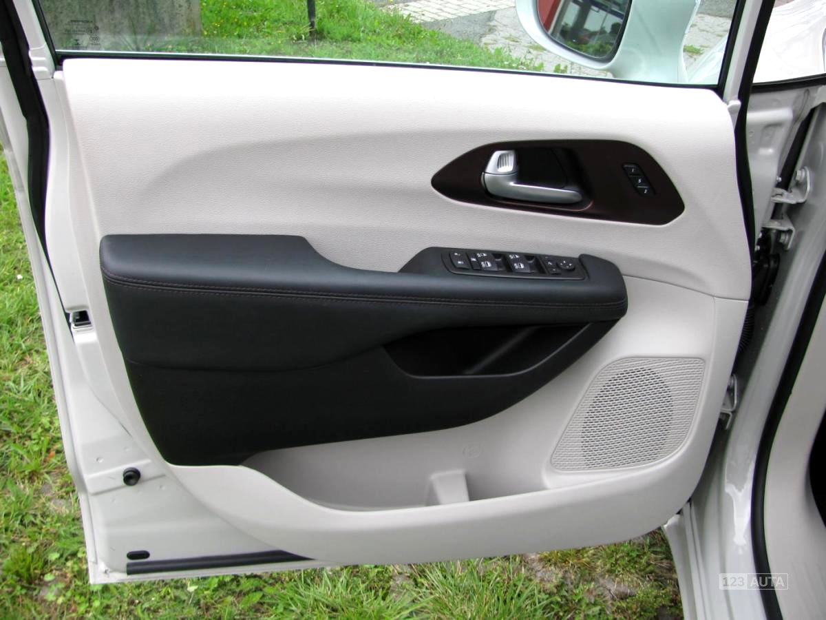 Chrysler Pacifica, 2019 - pohled č. 10