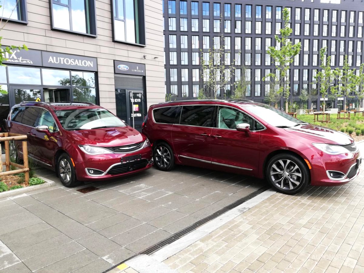 Chrysler Pacifica, 2019 - pohled č. 2