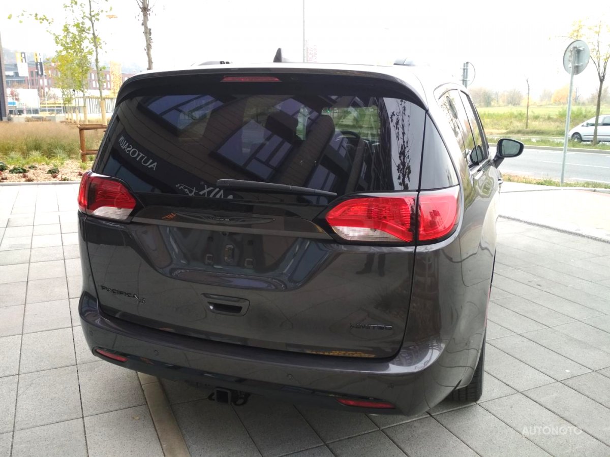 Chrysler Pacifica, 2020 - pohled č. 3