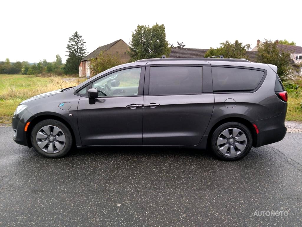 Chrysler Pacifica, 2018 - pohled č. 2