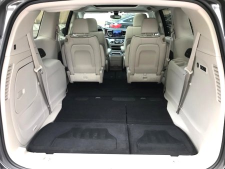 Chrysler Pacifica, 2017 - pohled č. 12