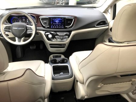 Chrysler Pacifica, 2017 - pohled č. 6