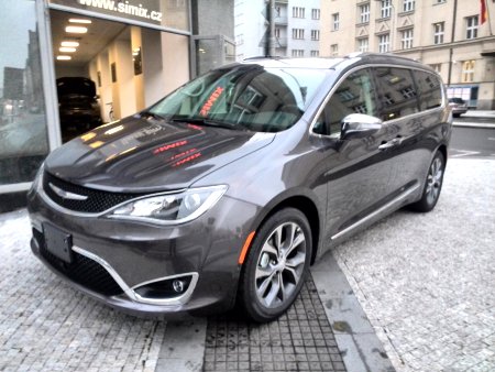 Chrysler Pacifica, 2017 - pohled č. 2