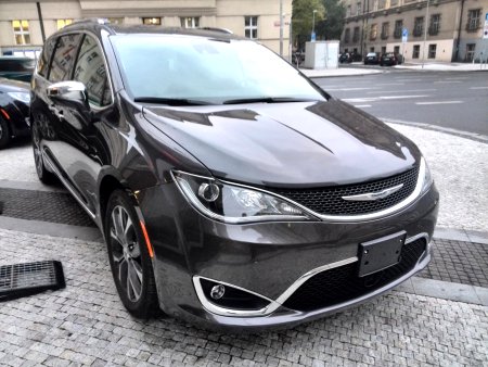 Chrysler Pacifica, 2017 - pohled č. 3