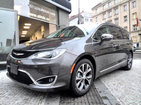 Chrysler Pacifica, 2017 - pohled č. 4