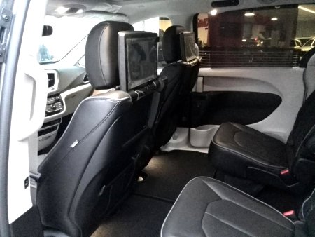 Chrysler Pacifica, 2017 - pohled č. 8