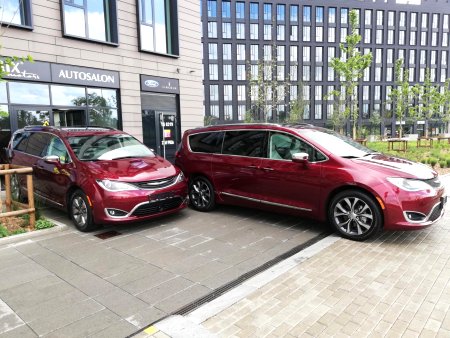 Chrysler Pacifica, 2019 - pohled č. 2