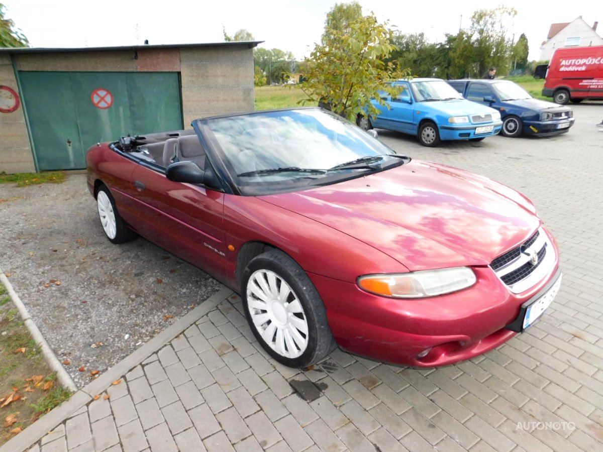 Chrysler Stratus, 1997 - pohled č. 3