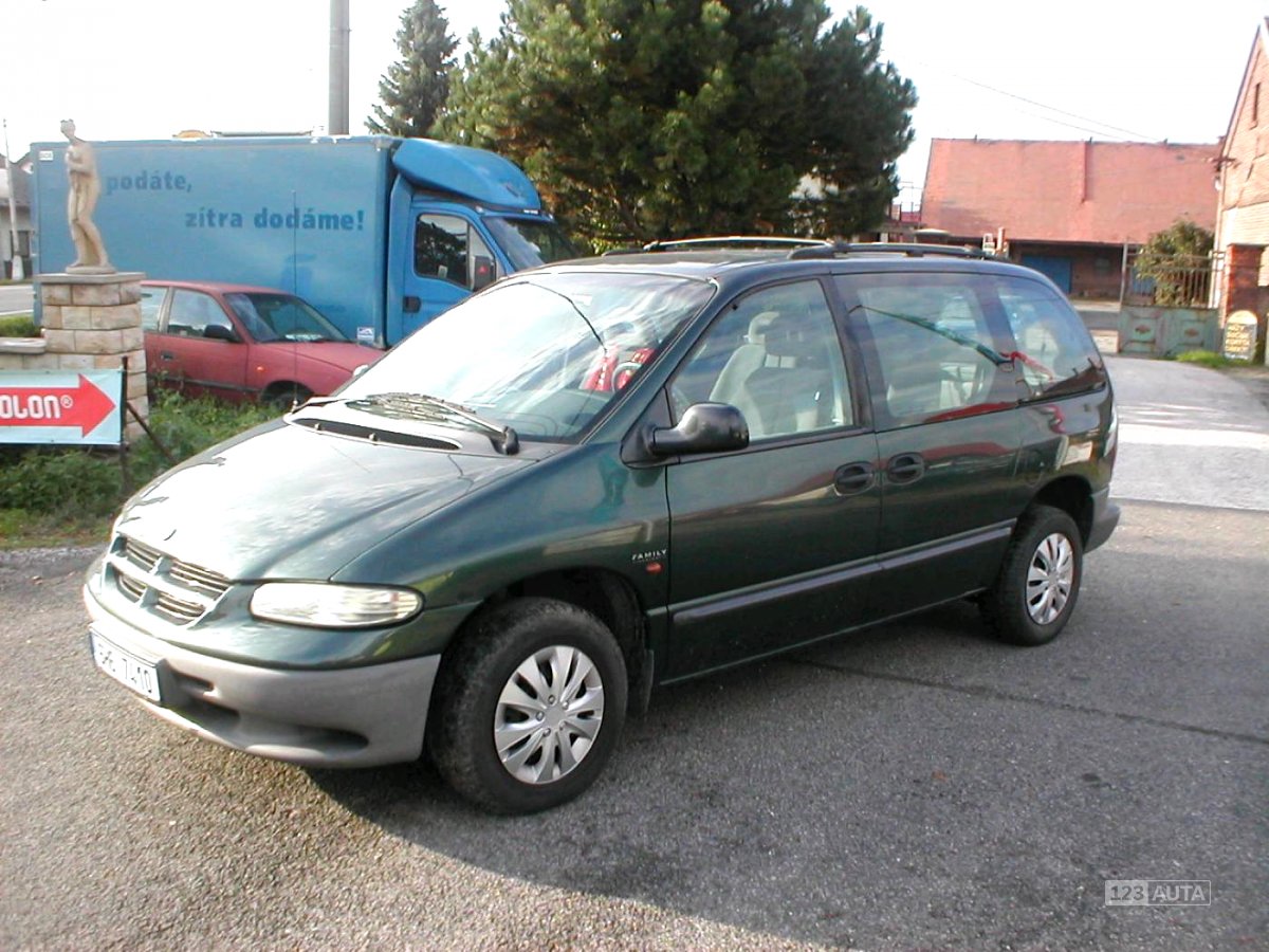 Chrysler Voyager, 2000 - pohled č. 2