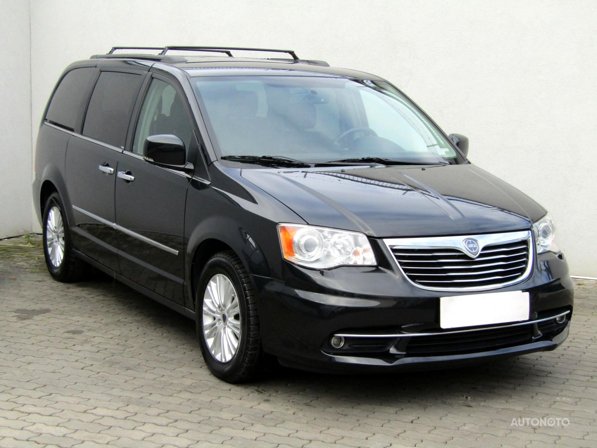 Chrysler Voyager, 2012 - celkový pohled