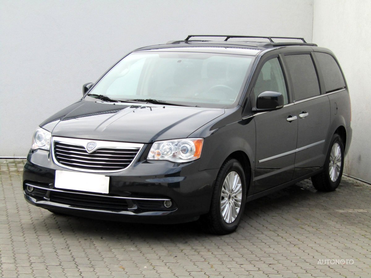 Chrysler Voyager, 2012 - pohled č. 3