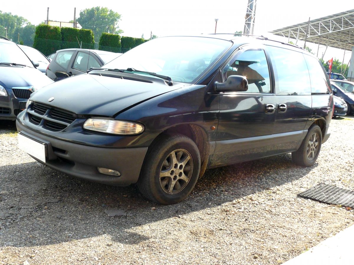 Chrysler Voyager, 1998 - pohled č. 3