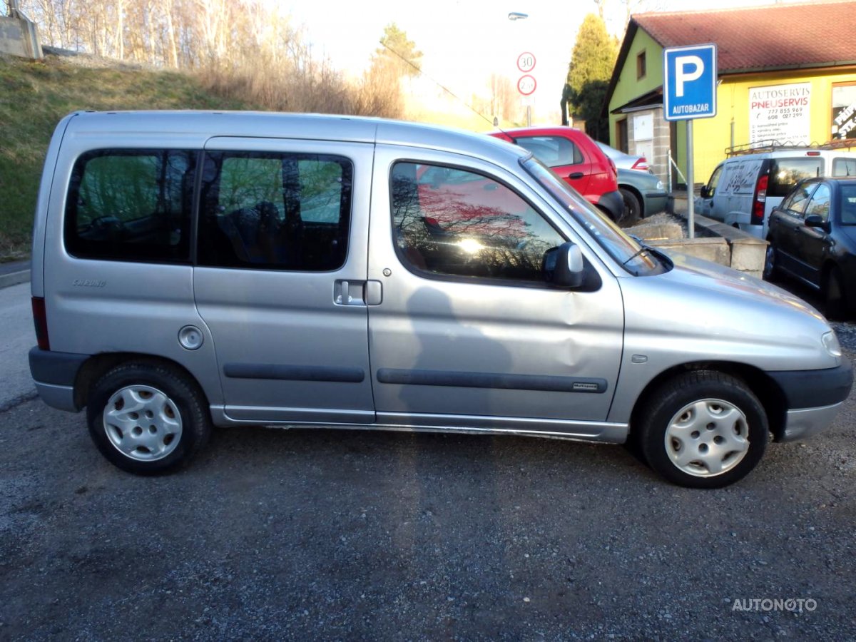 Mazda 5, 2009 - pohled č. 3