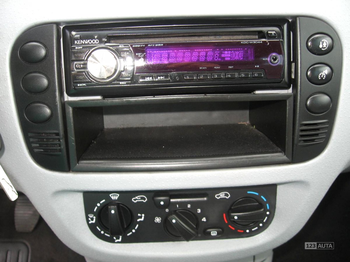 Citroën C3, 2002 - pohled č. 11