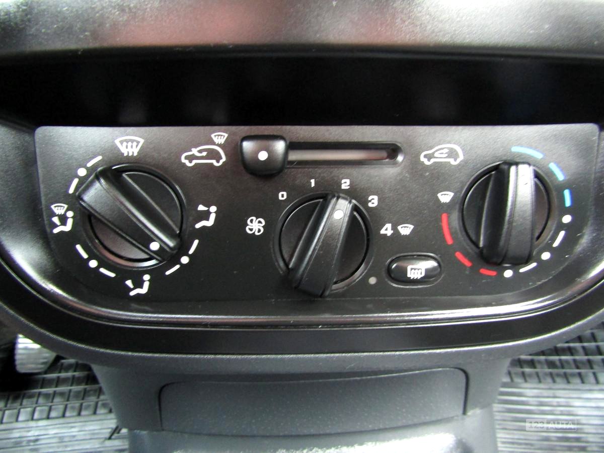 Citroën C3, 2008 - pohled č. 22