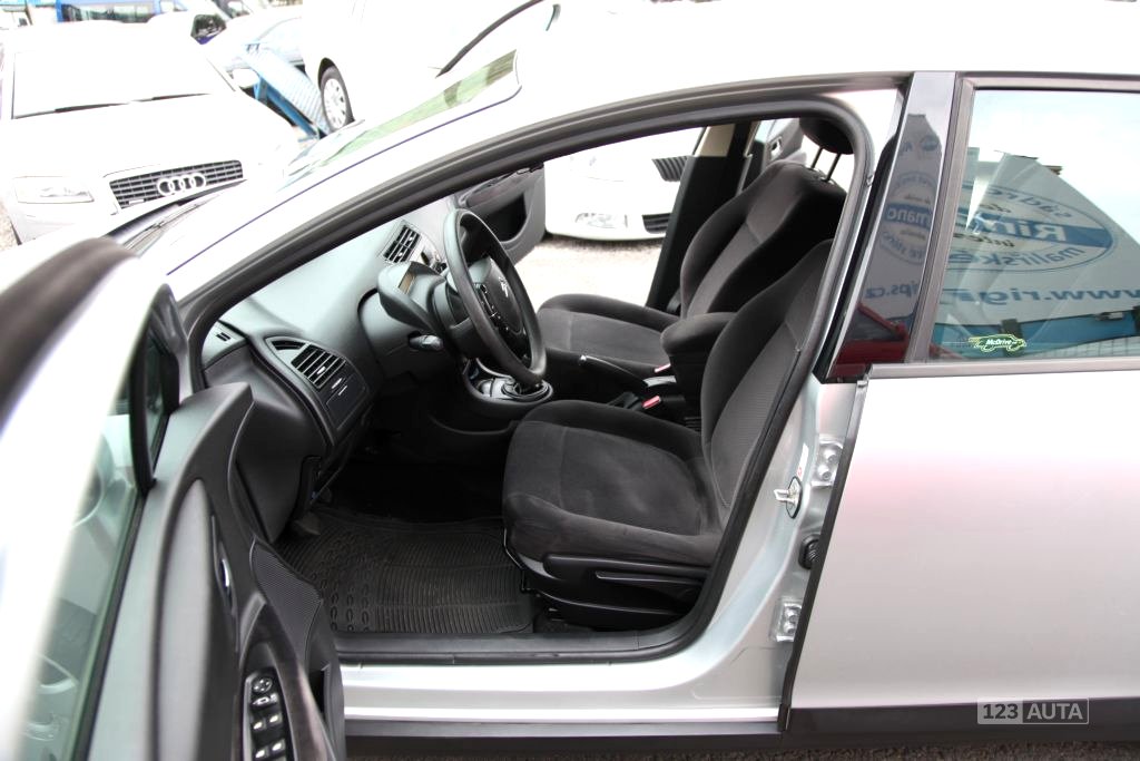 Citroën C4, 2009 - pohled č. 8