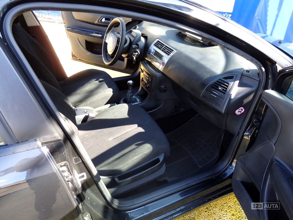 Citroën C4, 2008 - pohled č. 16