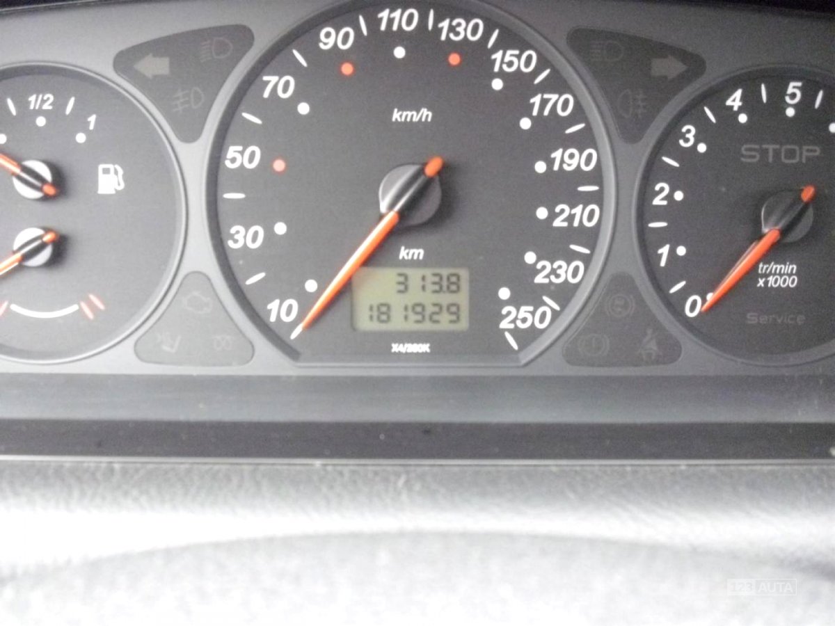 Citroën C5, 2004 - pohled č. 8