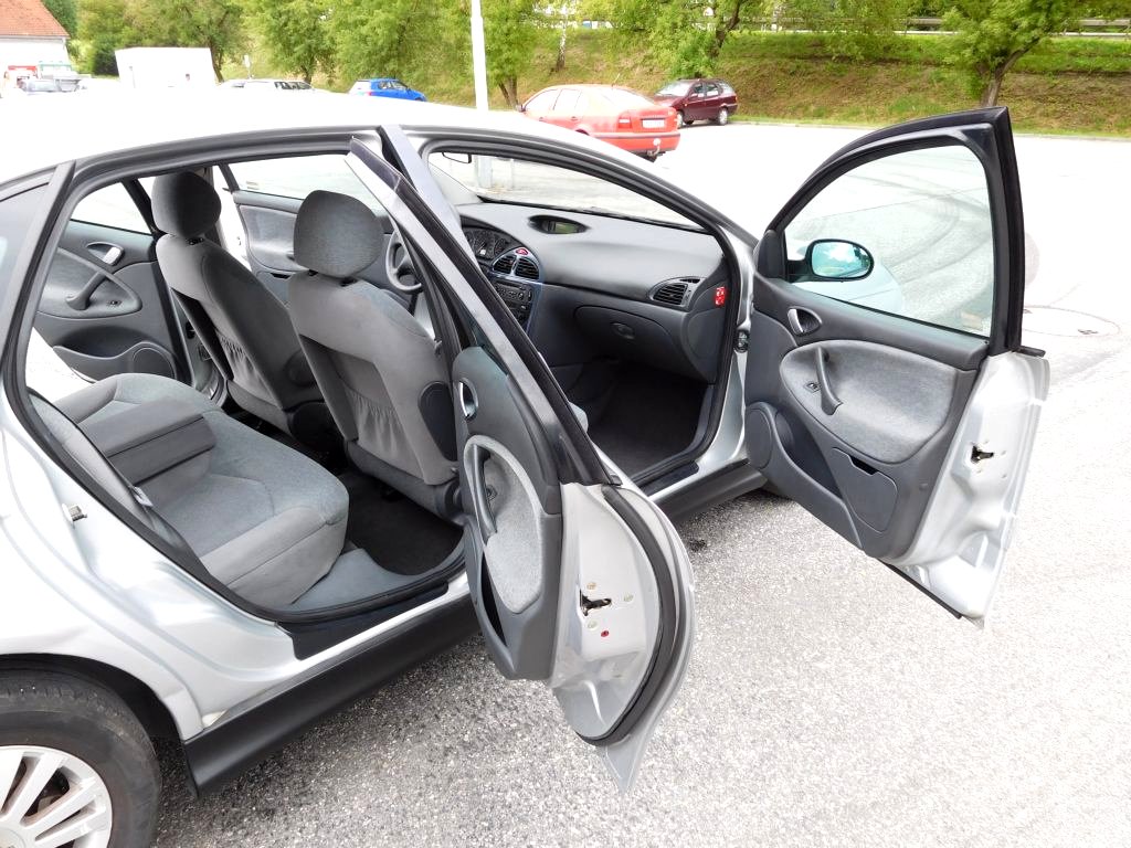 Citroën C5, 2003 - pohled č. 10