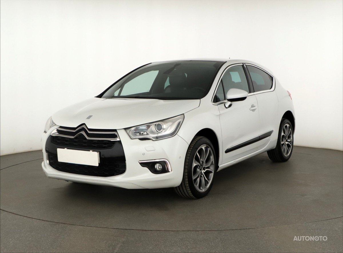 Citroën DS4, 2013 - pohled č. 3