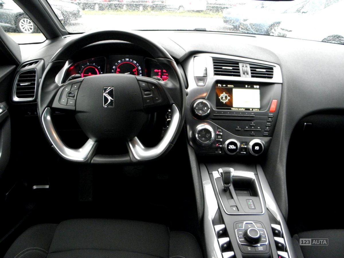 Citroën DS5, 2014 - pohled č. 6