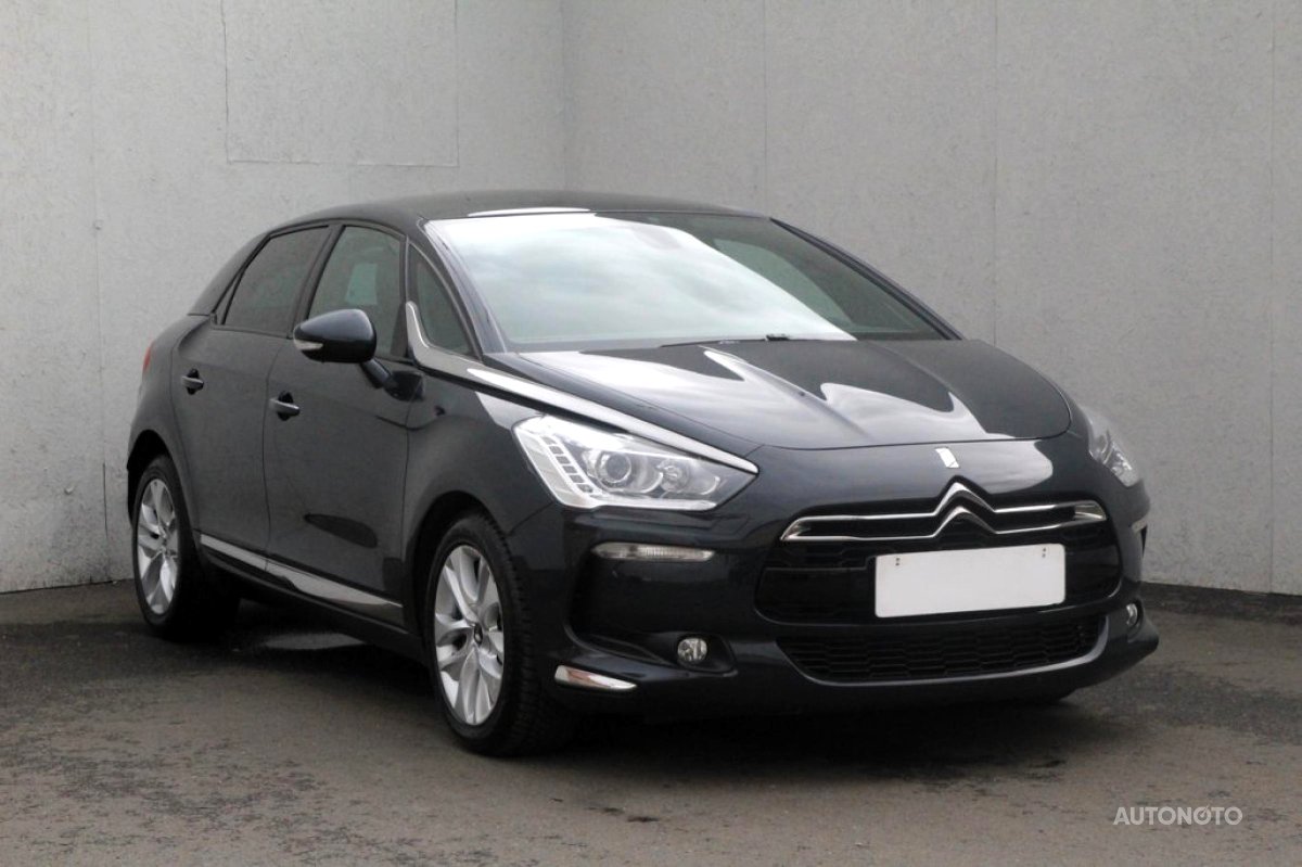 Citroën DS5, 2013 - celkový pohled