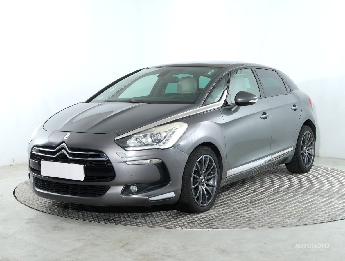 Citroën DS5, 2012 - pohled č. 3